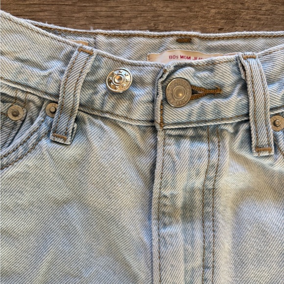 Levi’s 80s Mom Jean - Picture 4 of 6